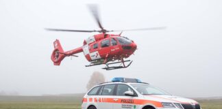 Autofahrer in lebensbedrohlichem Zustand ins Spital geflogen