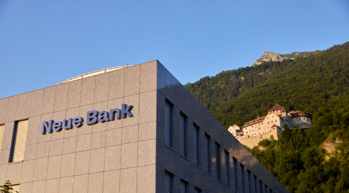 Neue Bank stärkt Ertragsbasis und investiert in weiteres Wachstum