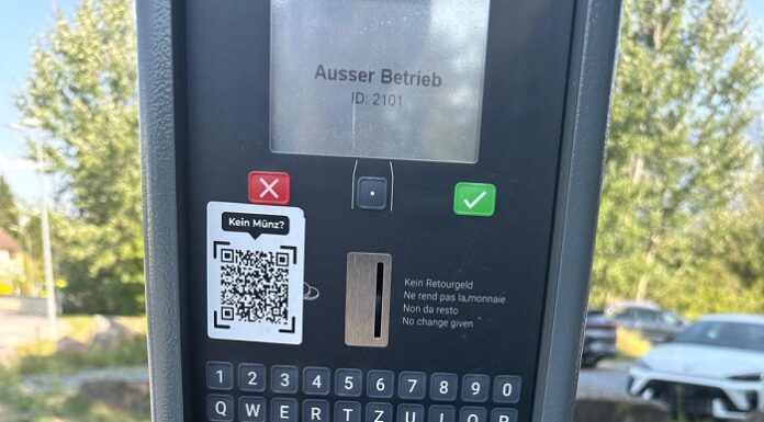 Manipulationen an Parkuhren, Einschleichdiebstahl und Auffahrunfall