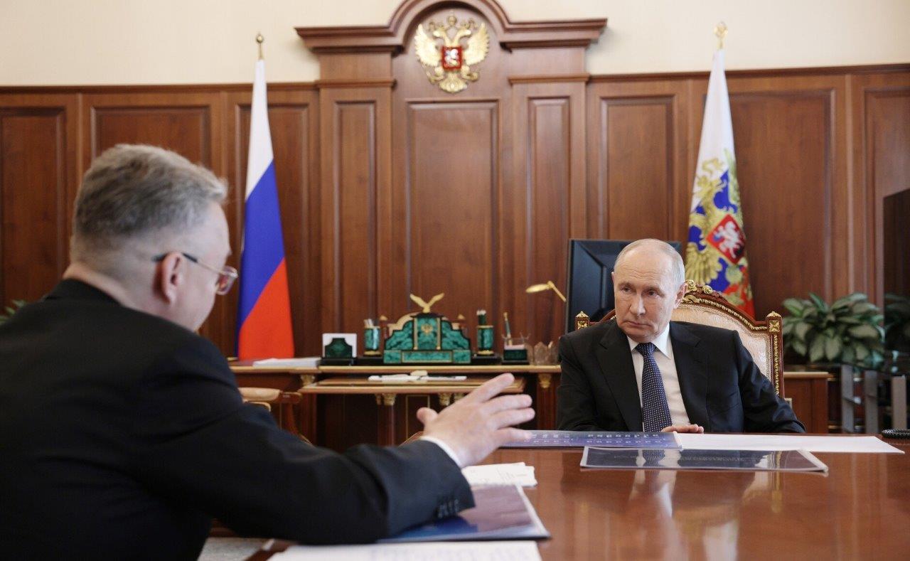 Putinim Kreml. Gegen ihn wurde das 20. Sanktionspaket der EU verhängt. Auch Liechtenstein ist daei.