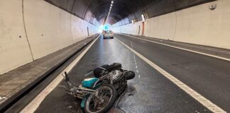 Motorradfahrer nach Unfall im Tunnel schwer verletzt!