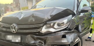 Zuzwil: Fahrunfähig mit Auto in Hausfassade geprallt