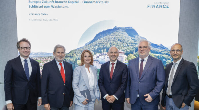 Liechtenstein Finance: Wirtschaftsminister Hubert Büchel und Präsident der OeNB am «Finance Talk» in Wien