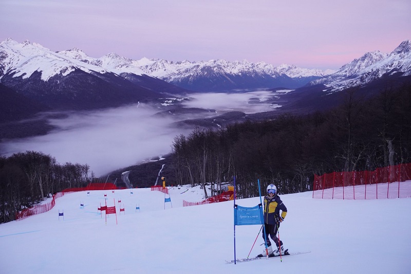 Charlotte Lingg im Training in Ushuaia -Argentinien, Glestschertrainign LSV.jpg