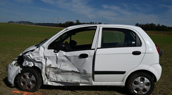 Auto überschlug sich- Frau erheblich verletzt