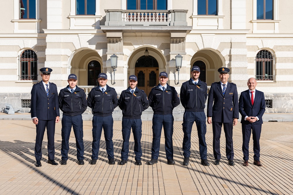 Aufnahme in das Korps der Landespolizei