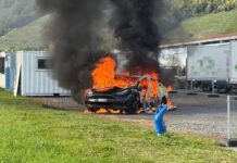 Auto vollständig ausgebrannt!