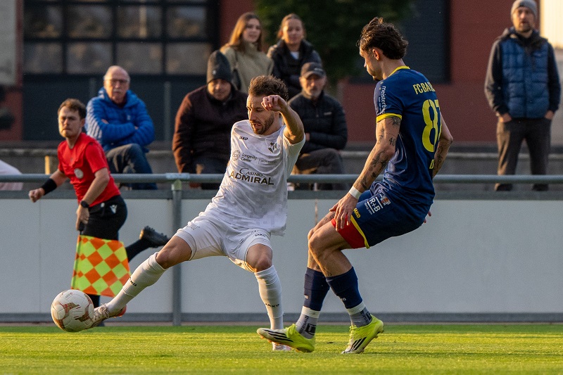 FC Ruggell-FC Balzers Mihajlovic(R)-gegen-Degen(B)