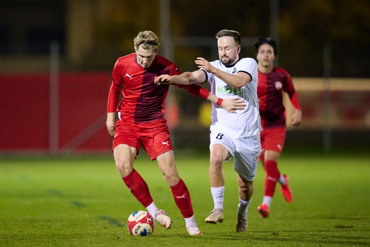 FL-Cup FC Vaduz II- FC Balzers I Noel Nigg, FCV 2 gegen Fabio Wolfinger FC Balzers I, -2-3 am 28.10.2026 . M.Z.