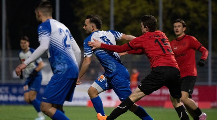 Mittelfeldduell zwischen Wettswil und USV